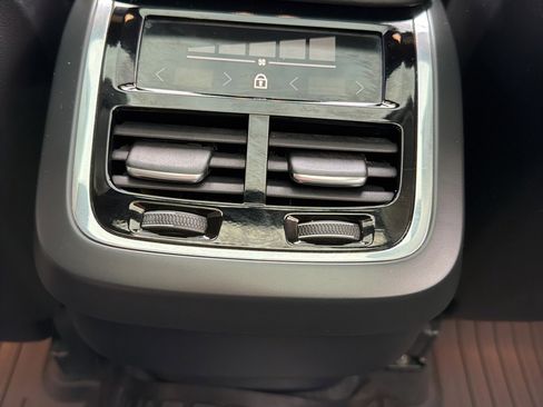 Used 2024 Volvo XC60 B5 Ultimate w/ Protection Package Premier image 31