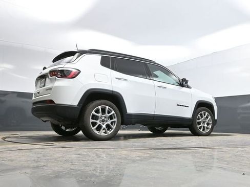 Used 2025 Jeep Compass Limited image 53