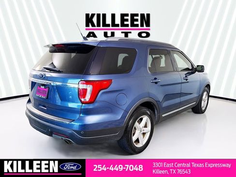 Used 2018 Ford Explorer XLT w/ Equipment Group 201A image 8