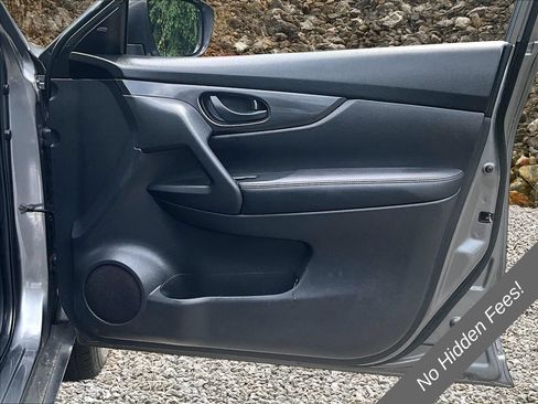 Used 2019 Nissan Rogue S AWD/4WD image 19
