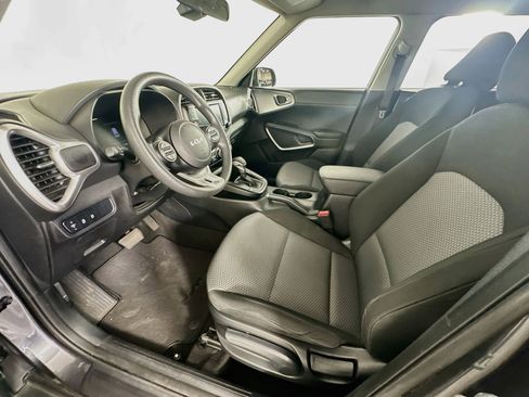 Used 2023 Kia Soul LX w/ Option Group 015 FWD image 13