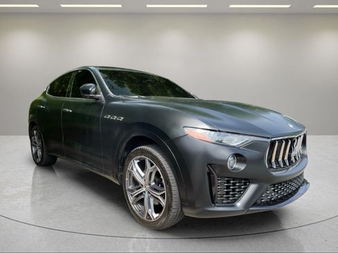 Used 2020 Maserati Levante AWD/4WD image 10