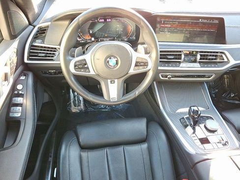 Used 2022 BMW X7 xDrive40i w/ M Sport Package image 11