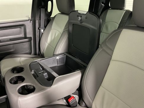 Used 2024 RAM 3500 Tradesman w/ Chrome Appearance Group image 26