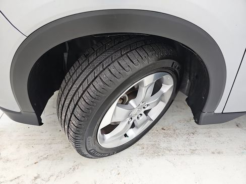 Used 2018 Honda HR-V LX image 35