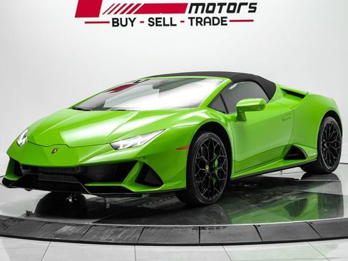Used 2024 Lamborghini Huracan EVO AWD/4WD image 2