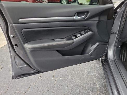 Certified 2023 Nissan Altima 2.5 SV AWD/4WD image 17