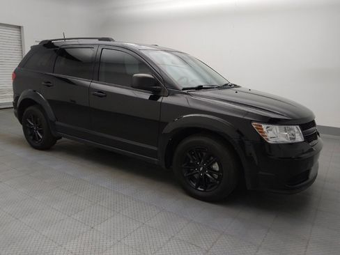 Used 2020 Dodge Journey SE w/ Blacktop Package FWD image 11