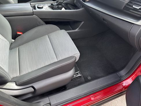 Used 2021 Nissan Rogue SV image 16