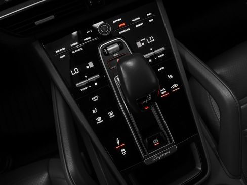 Certified 2022 Porsche Cayenne Coupe AWD/4WD image 30