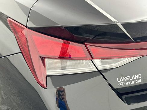 Used 2022 Hyundai Elantra SE FWD image 23