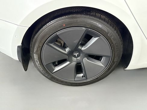 Used 2021 Tesla Model 3 Standard Range Plus image 32