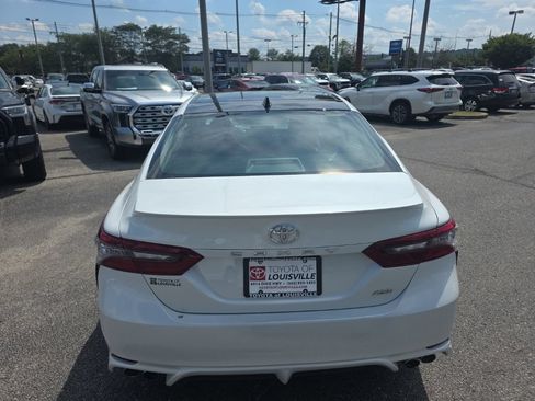 Used 2022 Toyota Camry XSE FWD image 6