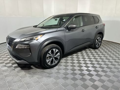 Used 2023 Nissan Rogue SV image 4