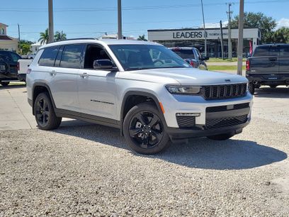 New 2025 Jeep Grand Cherokee L Limited w/ Black Appearance Package