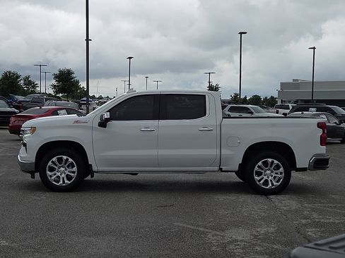 Used 2022 Chevrolet Silverado 1500 LTZ AWD/4WD image 3