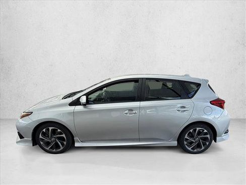 Certified 2017 Toyota Corolla iM FWD image 3