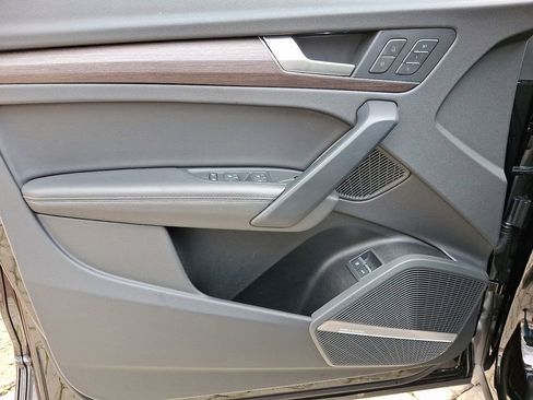 Used 2023 Audi Q5 e Premium Plus w/ Premium Plus Package image 14