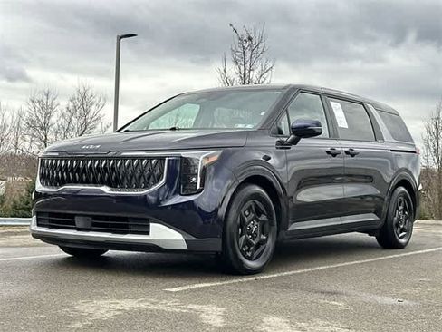 Used 2025 Kia Carnival image 32