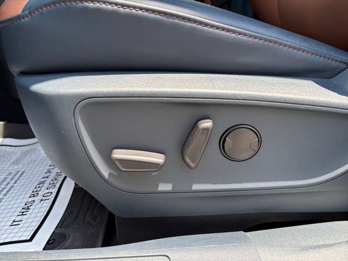 Used 2023 Ford Maverick Lariat w/ Lariat Luxury Package FWD image 25