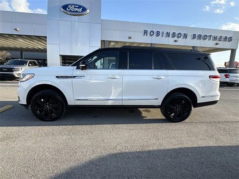 Used 2023 Lincoln Navigator L Black Label image 7