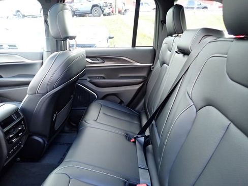 New 2026 Jeep Grand Cherokee Limited image 13