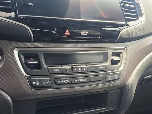 Used 2025 Honda Ridgeline Sport image 23