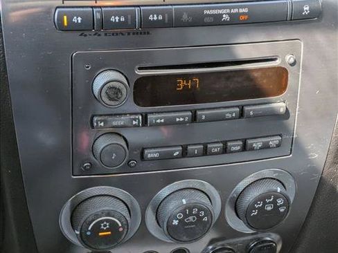 Used 2006 HUMMER H3 image 12