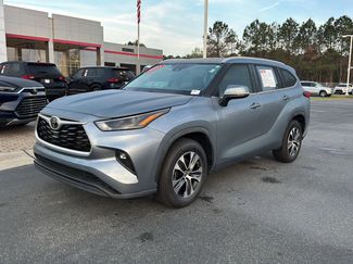 Used 2023 Toyota Highlander XLE video 1
