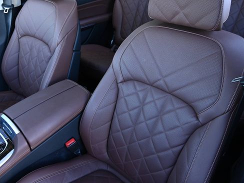 Certified 2025 BMW X7 xDrive40i w/ Premium Package image 10