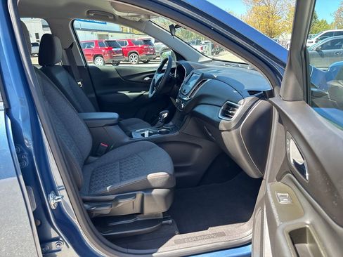 Used 2024 Chevrolet Equinox LT AWD/4WD image 24