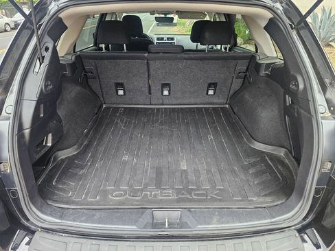 Used 2019 Subaru Outback 2.5i Premium image 17