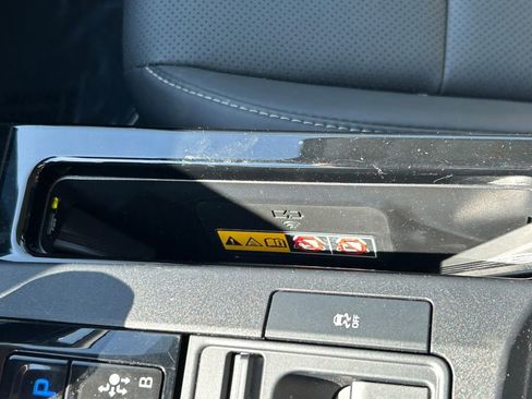 Used 2025 Toyota Prius XLE image 27