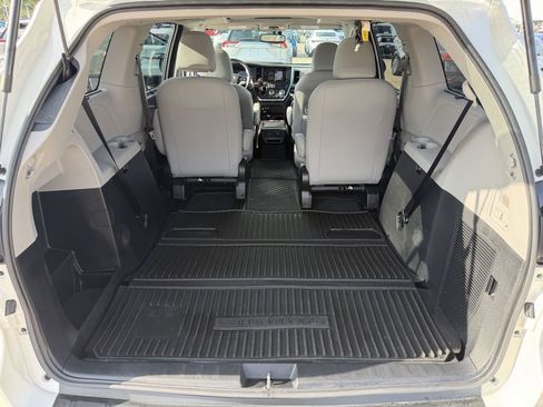 Used 2017 Toyota Sienna Limited Premium AWD/4WD image 31