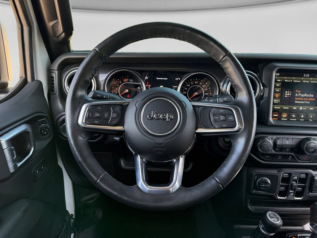 Used 2022 Jeep Wrangler Unlimited Sahara AWD/4WD image 14