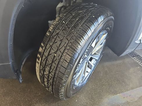 Used 2026 Chevrolet Equinox LT FWD image 33