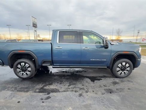 Used 2025 GMC Sierra 2500 Denali w/ Denali Reserve Package image 9