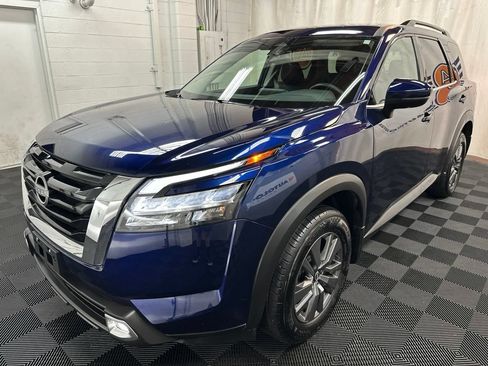 Used 2025 Nissan Pathfinder SV AWD/4WD image 4