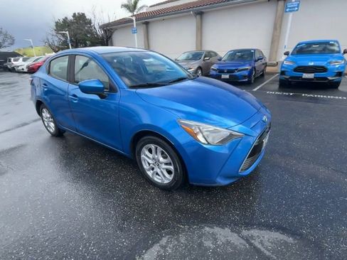 Used 2018 Toyota Yaris iA image 2