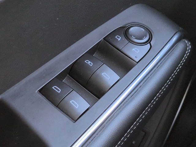Used 2025 GMC Acadia Elevation w/ Black Edition FWD image 22
