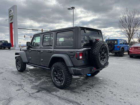 Used 2023 Jeep Wrangler Unlimited w/ Cold Weather Group image 6