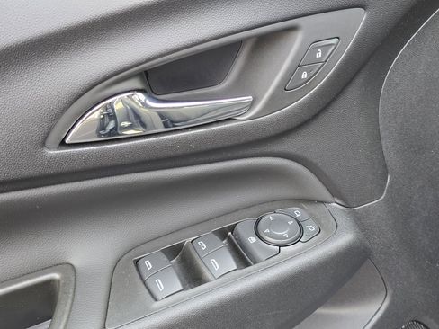 Used 2023 Chevrolet Equinox LT image 31