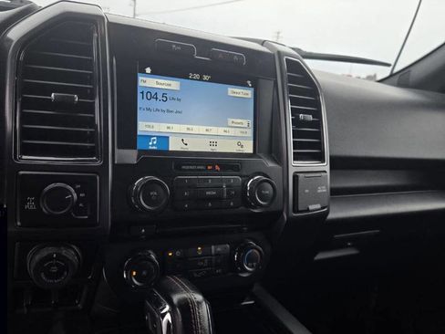 Used 2017 Ford F150 XLT w/ Equipment Group 302A Luxury image 12