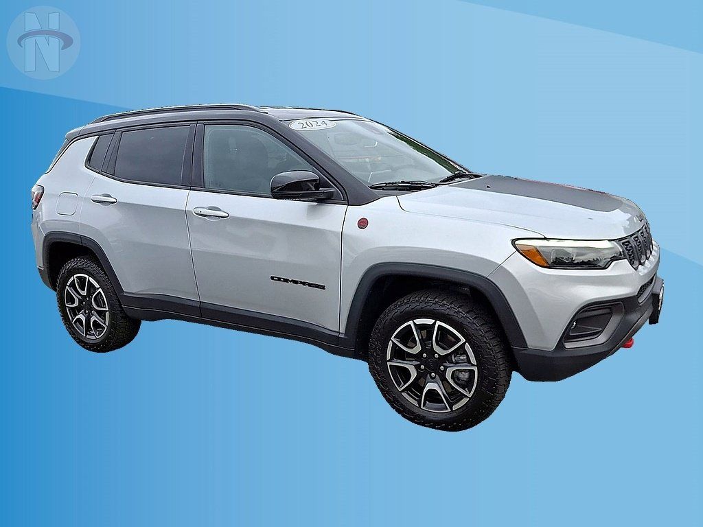 Certified 2024 Jeep Compass Trailhawk w/ Trailhawk Elite Group AWD/4WD image 2