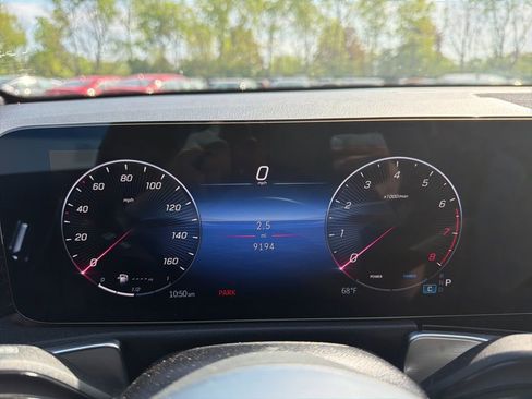 Used 2025 Mercedes-Benz GLB 250 image 27