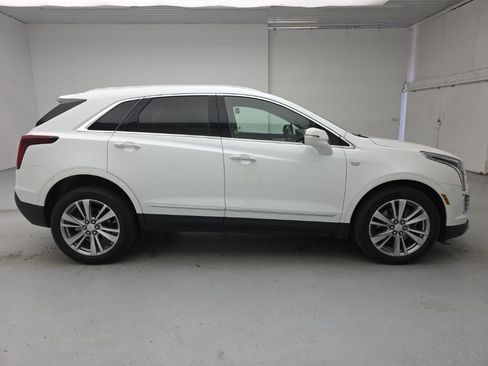 Used 2024 Cadillac XT5 Premium Luxury AWD/4WD image 12