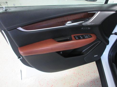 Used 2022 Cadillac XT5 Sportv w/ Technology Package AWD/4WD image 31