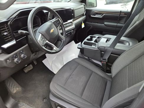 Used 2024 Chevrolet Silverado 1500 LT AWD/4WD image 9