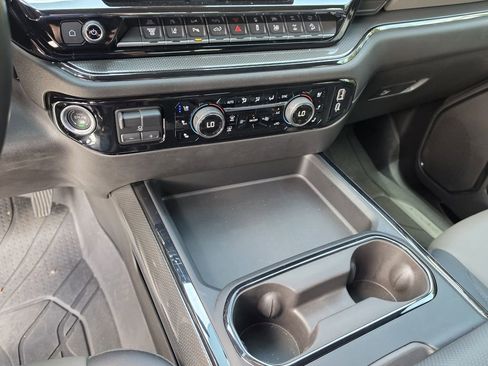 Used 2025 Chevrolet Silverado 2500 ZR2 w/ Technology Package AWD/4WD image 22
