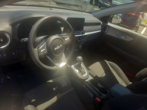 Used 2023 Kia Forte LXS w/ LXS Technology Package FWD image 16